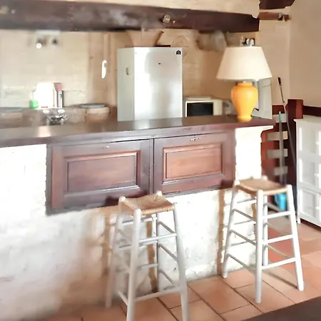 Maison Charmante A Avec Piscine Partagee