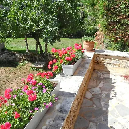 Сasa de vacaciones Maison Charmante A Avec Piscine Partagee