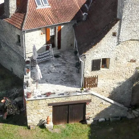 Maison Charmante A Avec Piscine Partagee Сasa de vacaciones Lavercantière